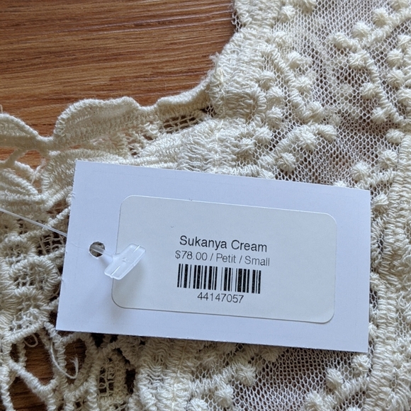 Lace dress - Picture 3 of 3